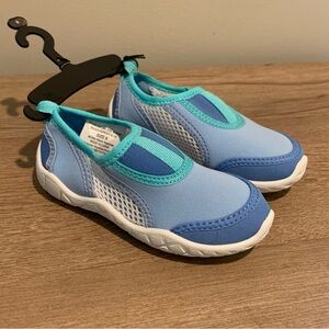 New! Toddler girls size 8 water shoes